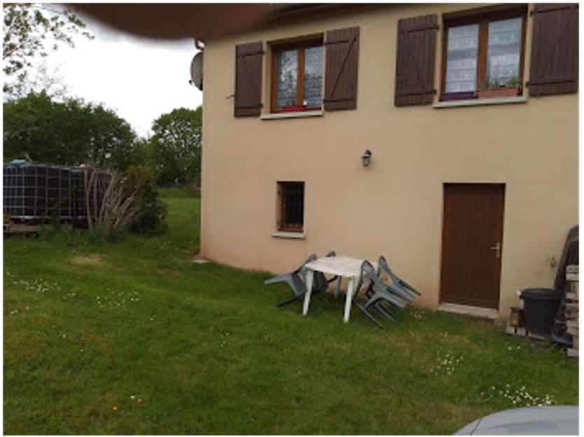 Appartement Chez Yannick à Oradour-sur-Glane Extérieur photo